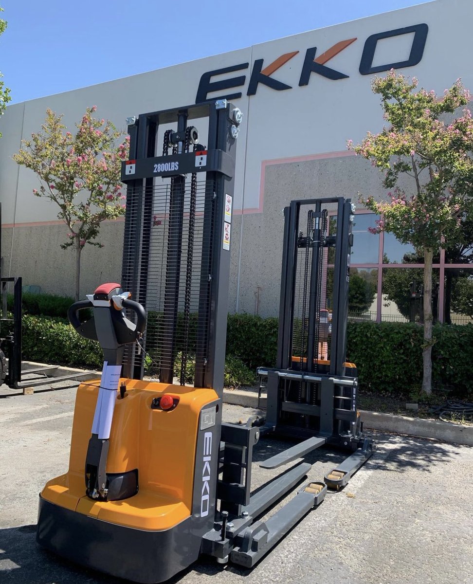 EKKOlifts's tweet photo. #EB13E and EB13E-145Li series Electric Straddle Stacker in stock now! 2800 lbs Cap, 119~145ββ Lift height, 45ββForks, Curtis Control, 24V/100Ah industrial or 24V/50Ah Lithium-Battery. On Board Charger.
https://t.co/WHEJyJAut1 877-232-6517 info@ekkolifts.com #ekkolifts #forklifts https://t.co/LcTdyWna5L