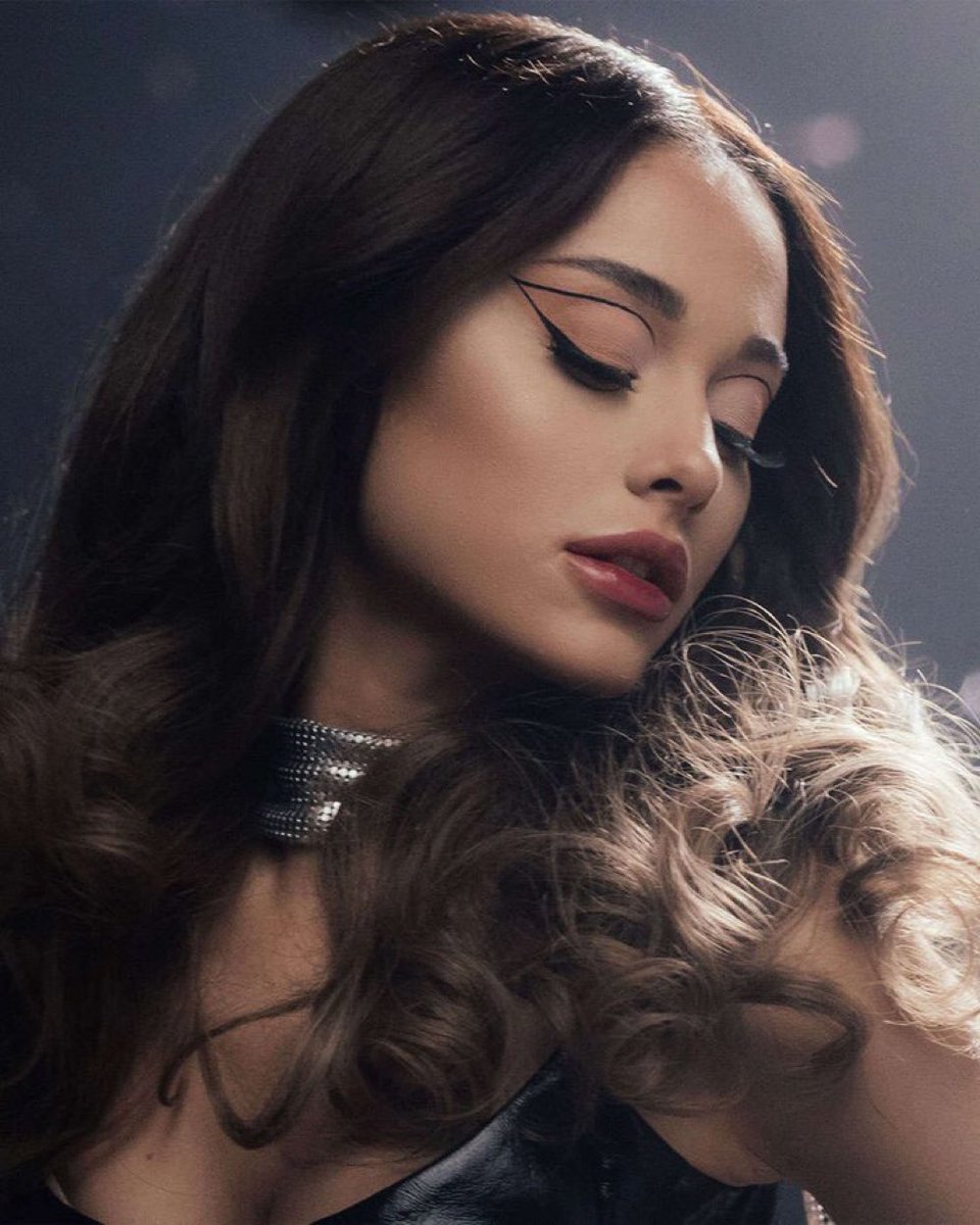 AG7Source's tweet photo. Public is reporting “Fantasize” by Ariana Grande is being played illegally in stores around the world https://t.co/rukYix1mit