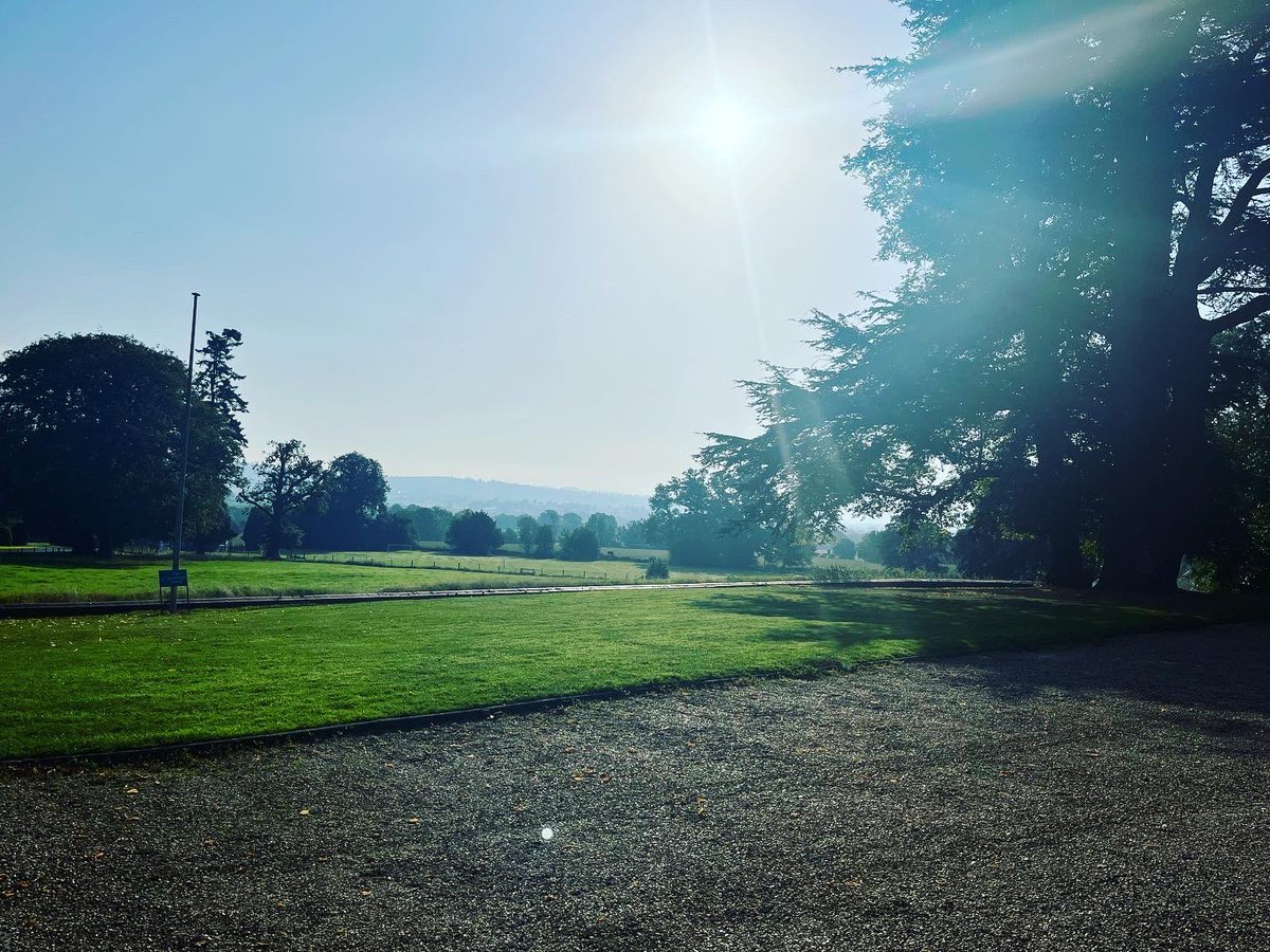 Bedstone College tweet media