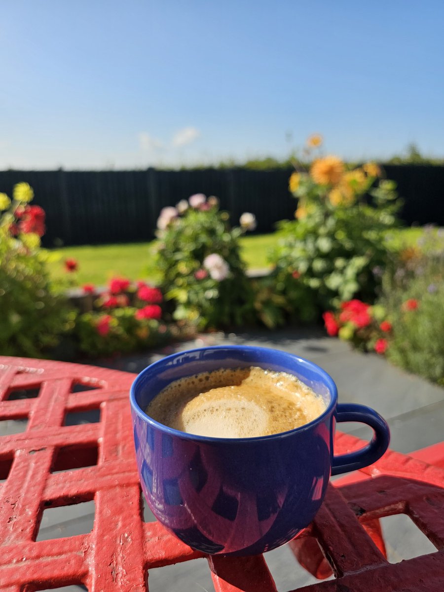 Donalmca's tweet photo. Costa (Carlow) Coffee #spectacularday https://t.co/OyccRD58HJ