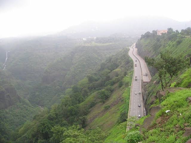 meet_abhijit's tweet image. #Lonavla #hill stn in #Pune dt, crossed 400cm #Rainfall mark on 9-9-23 🌧️

With 112 mm today, Seasonal #Rain stands at 4056 mm

#KonkanWeather #Monsoon2023 #लोणावळा #घाट #पाऊस #पुणे #Sahyadrighats #Maharashtra #WesternGhats #पिंपरी-#चिंचवड #GhatRain #सह्याद्री #डोंगर #Lonavala