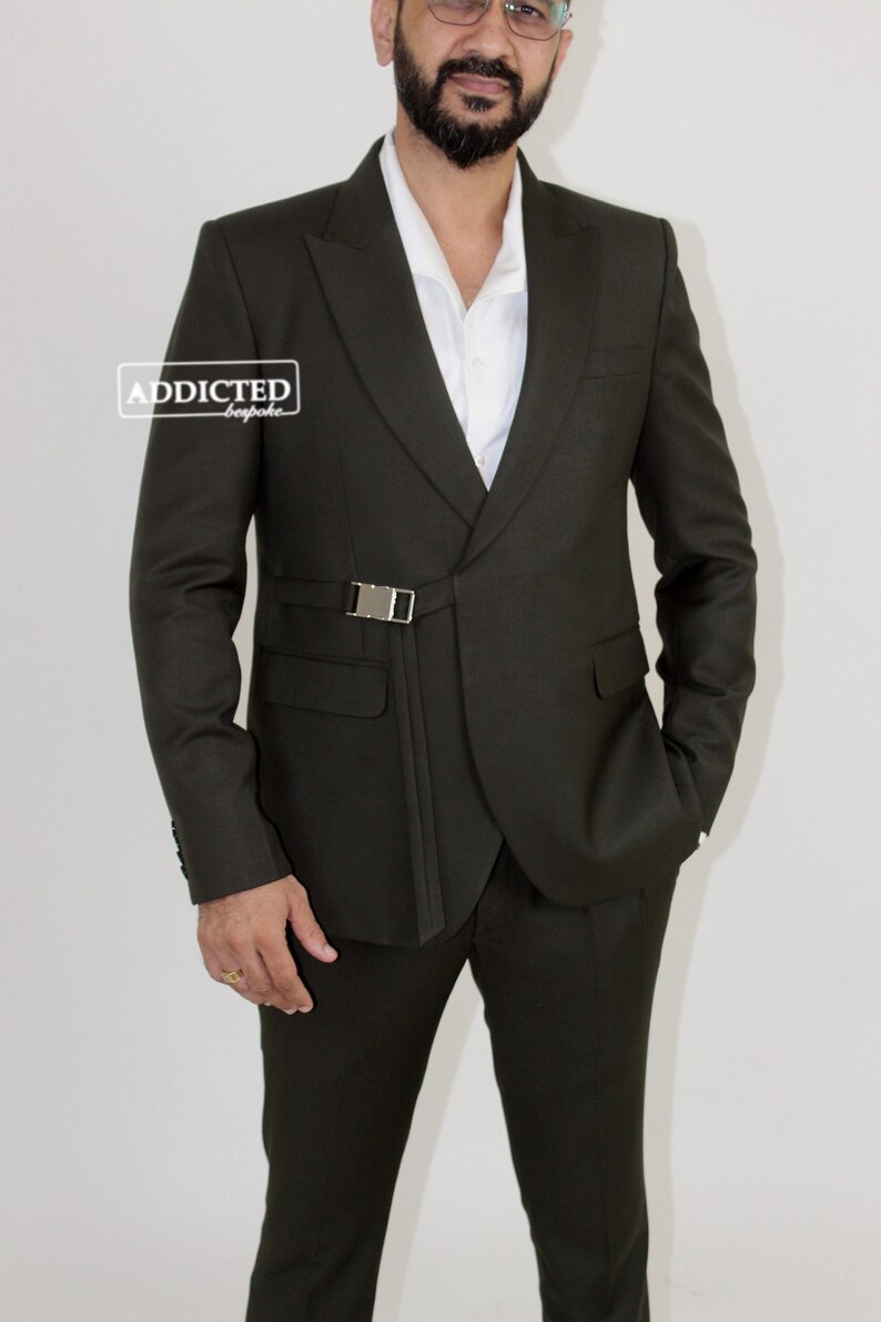 BespokeAddicted's tweet image. Men 2 Piece Suit Green Cotton Pantsuit Buckle Closure Peak Lapel High Waist Gurkha Pant
etsy.com/listing/156197…
#bespoke #pants #trousers #gurkhapants #menswear #menstyle #pantsuit