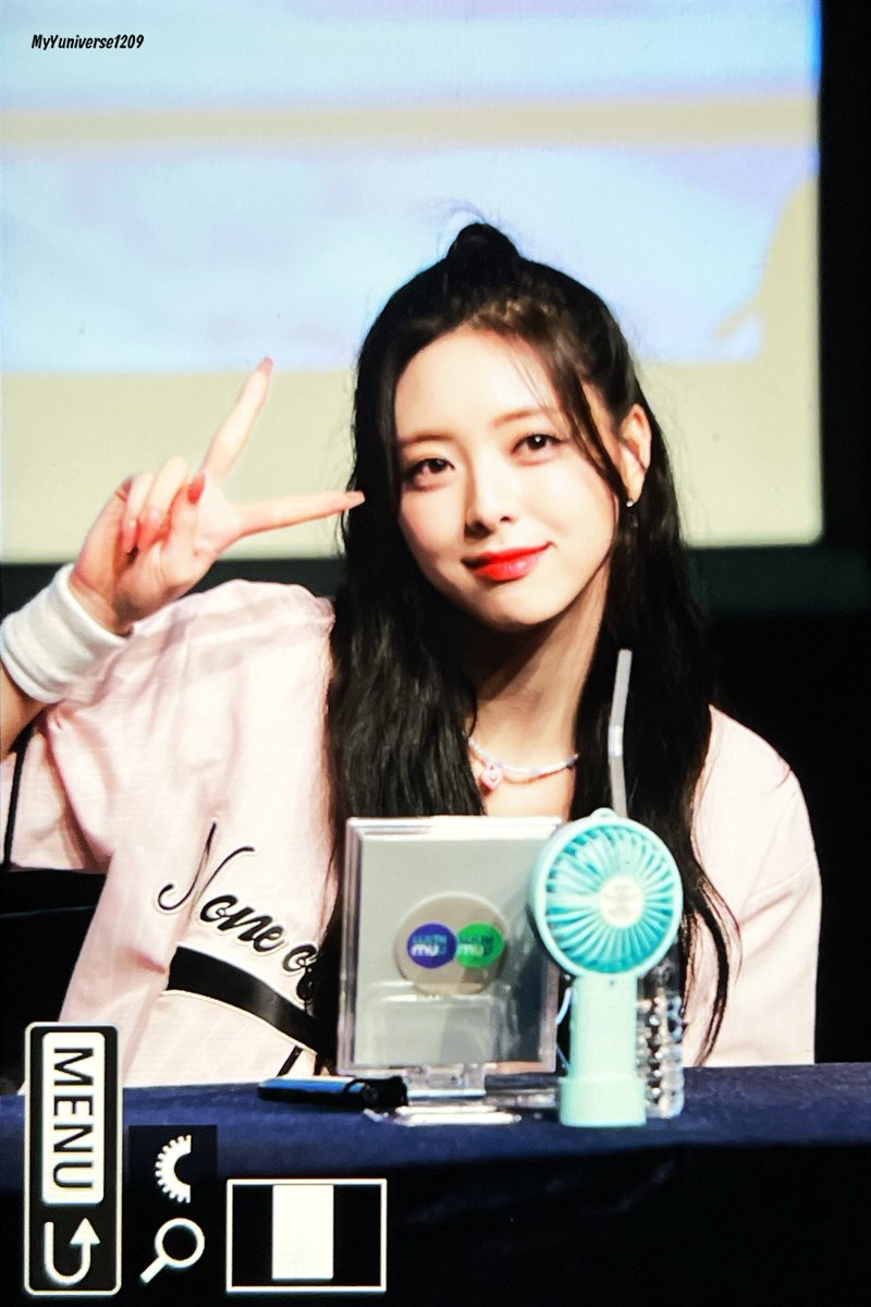 MyYUniverse1209's tweet photo. 230909 팬싸

#YUNA #유나 #신유나 #ITZY #있지 https://t.co/eTvdnSjMjD