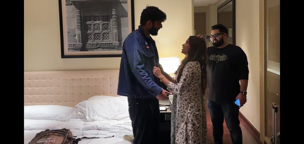 albatrossess's tweet photo. LOOK AT HIS MANAGER 😭😭
 LEGIT ROSHINI AND HIM WERE THIRD WHEELING THERE 🤣🤣

#Abhisha https://t.co/jOSEPFIbqG
