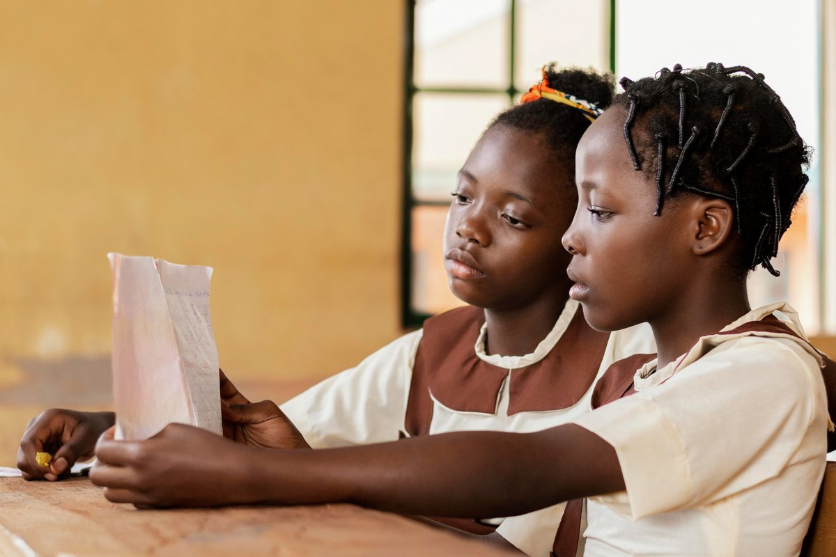 TemitopeAjayiCW's tweet photo. Read my latest article. 🚀 😊 🔥

In this edition, we look at how Articifial Intelligence can Revolutionize Education and help to solve most it current challenges across Africa.
#artificialintelligence #business #education #africa #aiforgood #africa 
https://t.co/wVK5l34Y9g https://t.co/QgKUqDYEL8