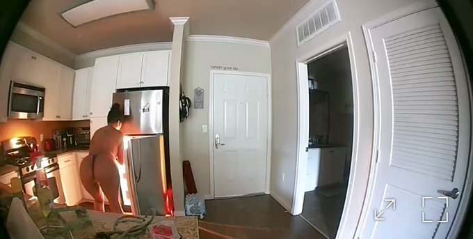 Snack time https://t.co/Eszi88w5EI