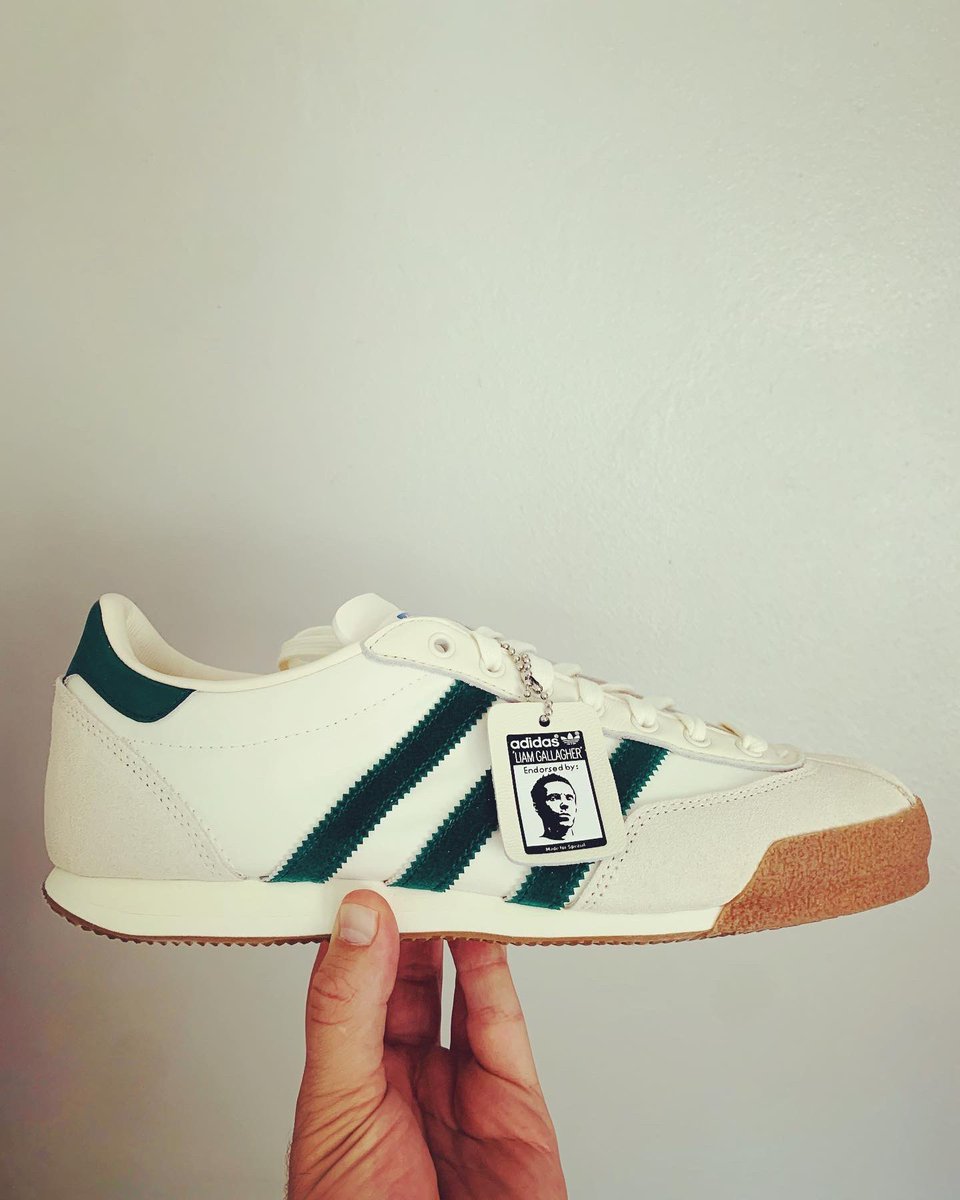 FOR SALE - SPZL LIAM GALLAGHER II - BOTTLE GREEN 🍾💚🔥 • UK SIZE 9 IN HAND FOR IMMEDIATE DISPATCH DM SENSIBLE OFFERS • My god, these are a serious bit of kit from Gary Aspden. Even more stunning in hand. • #spzl #spezial #liamgallagher #lgspezial #adidasspezial #inspzlwetrust