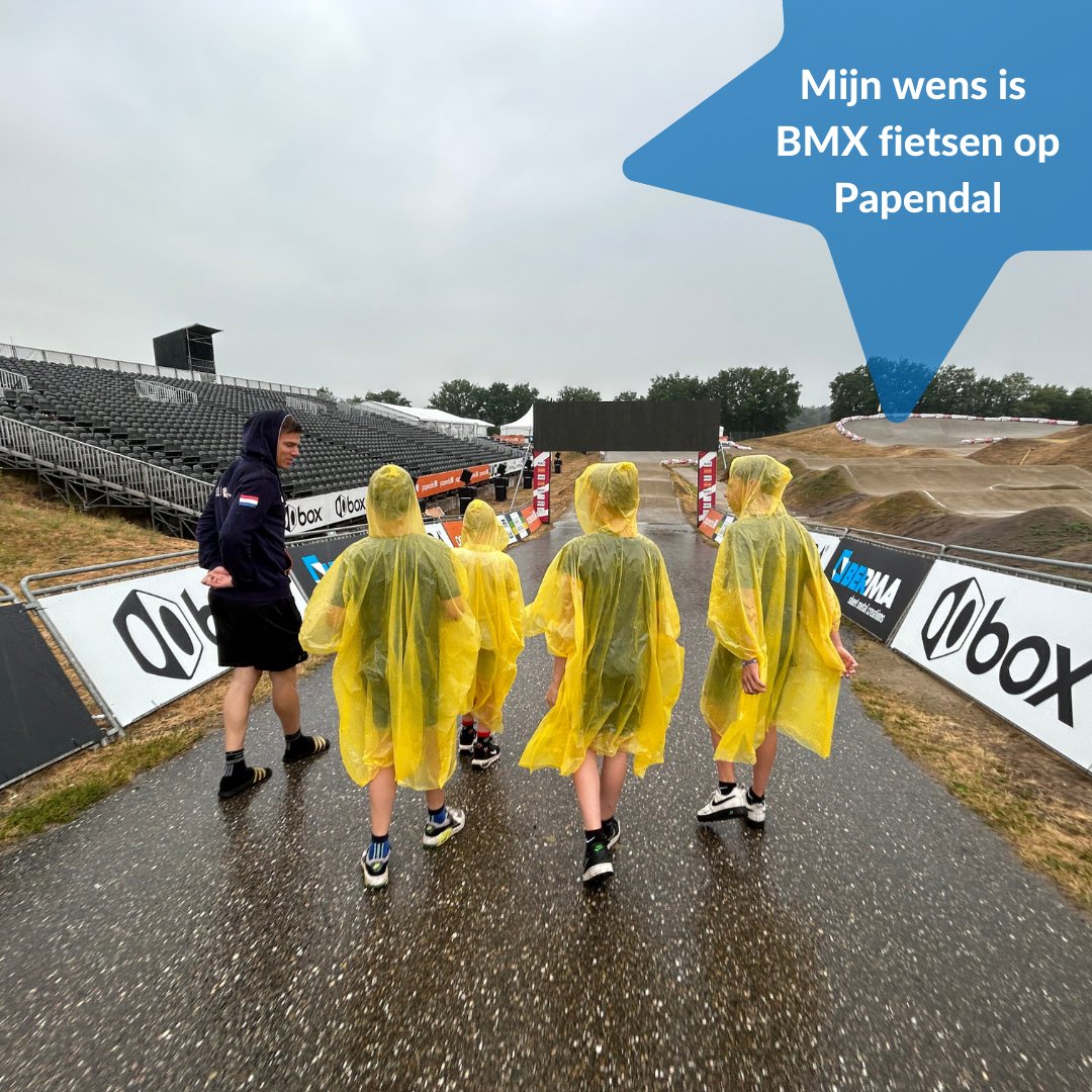 De sportieve Pim (12, taaislijmziekte) hoeft niet lang na te denken wat zijn liefste wens is: BMX fietsen op Papendal! Ze krijgen zelf vanaf de zijlijn tips van BMX'er Niek Kimmann. Pim heeft erg genoten van zijn stoere wens. En nu nagenieten!
#makeawishnl #bmx #makeawishcometrue