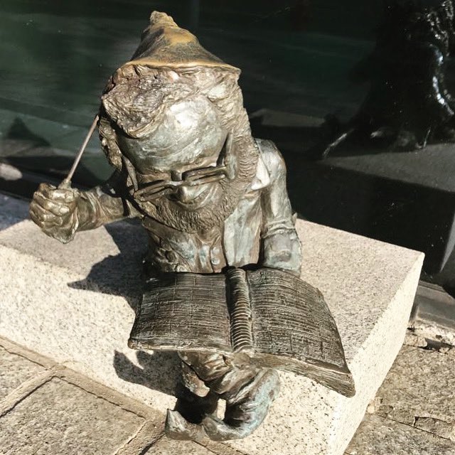 annamelville's tweet image. So @NFM_Wro and sunny Wrocław (and it’s 100+ gnomes) is just wonderful 🤩 #ClassicalNext