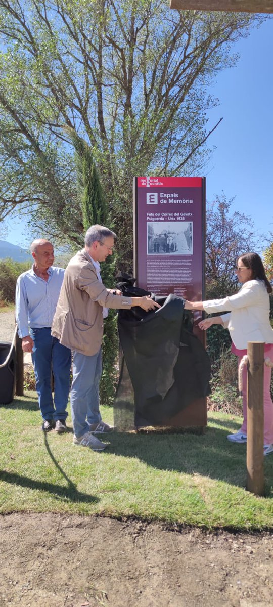 catmemoria's tweet photo. 🗺️ El director del #MemorialDemocràtic, Jordi Font Agulló, ha participat en la presentació d'una senyalització a Fontanals de Cerdanya.

👥 En record dels 21 homes executats la nit del 9 al 10 de setembre de 1936 al camí conegut com a Córrec del Gavatx. https://t.co/SNHf3t3IZs