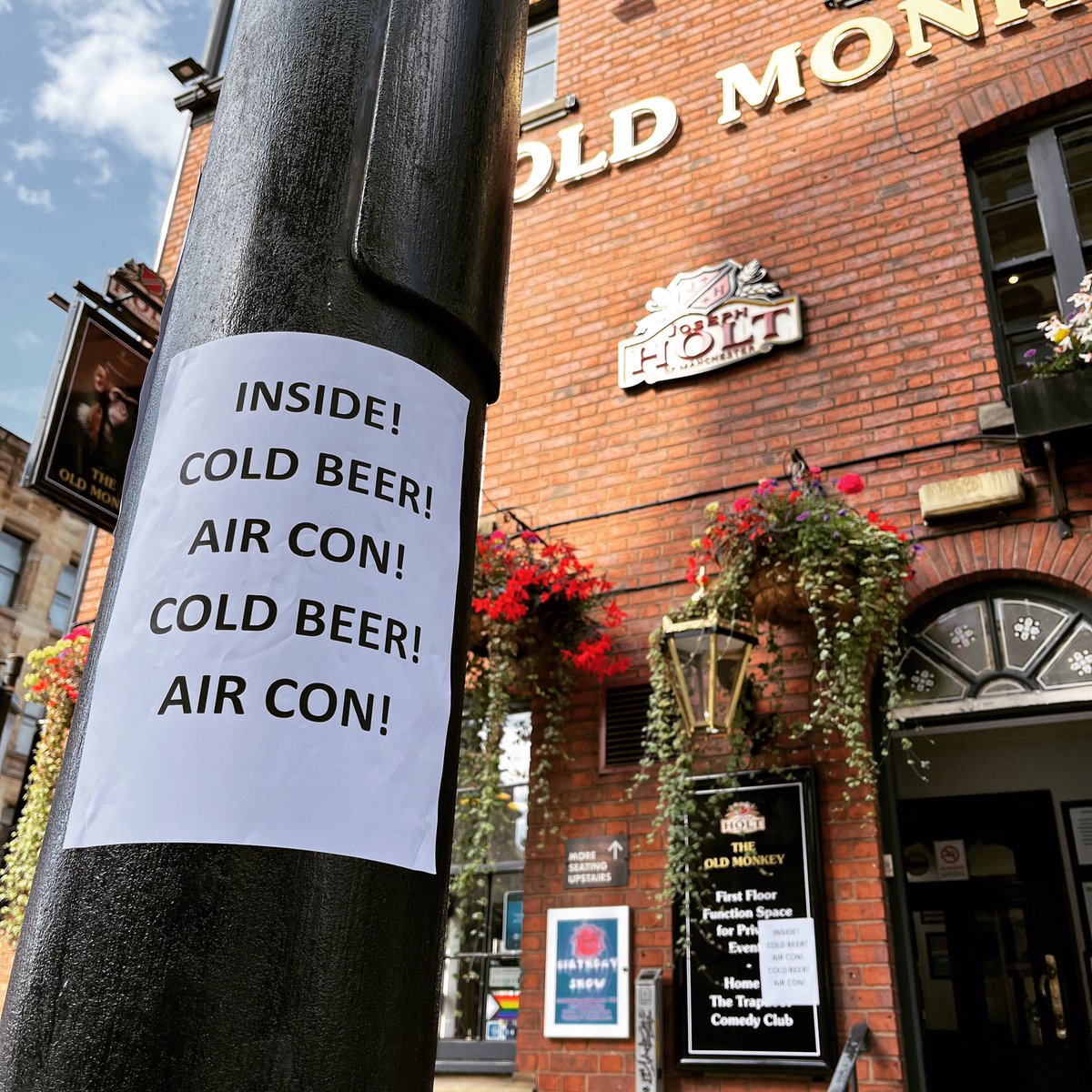 Cold beer! Air con! Footy! Rugby! We’re all set. 
#heatwave #pub