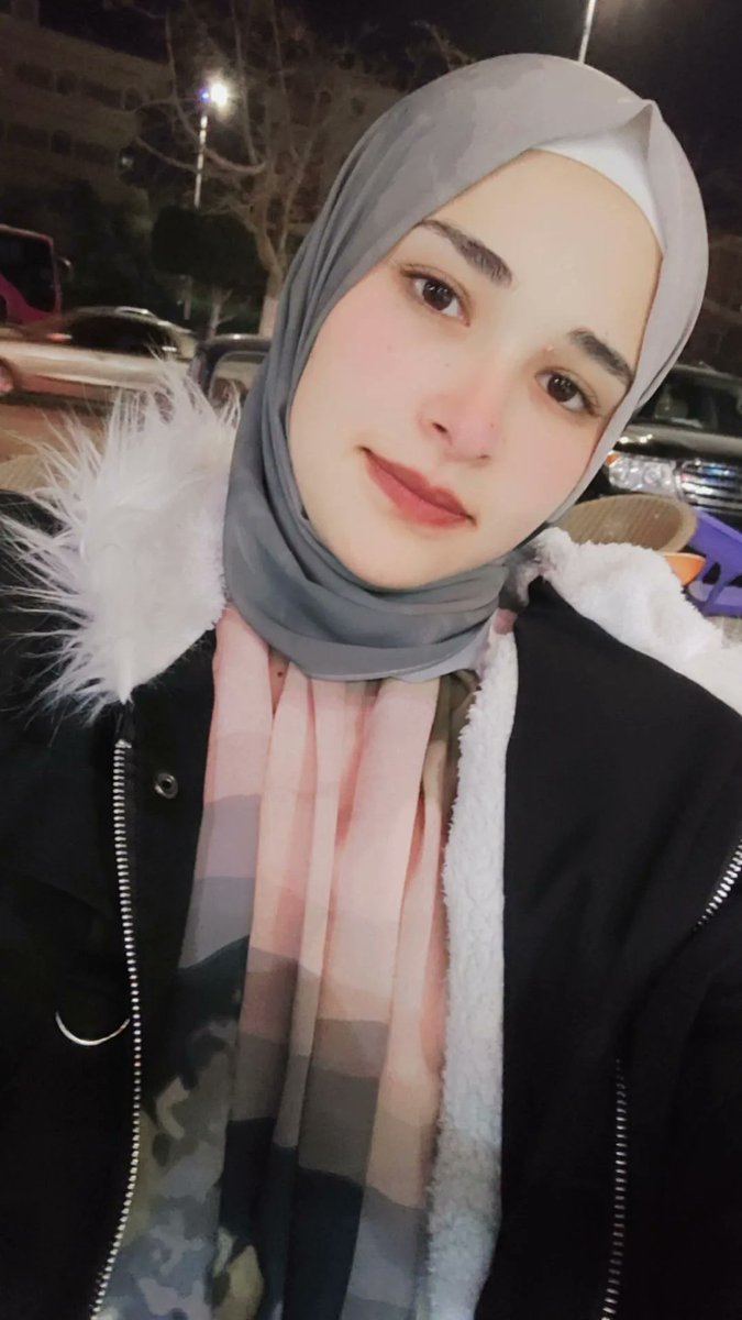 OutOfMood2411's tweet photo. هتلاقي نفس الطرحه علي اي طقم ابيض او اسود 😂❤️ https://t.co/02P3cMjeHJ