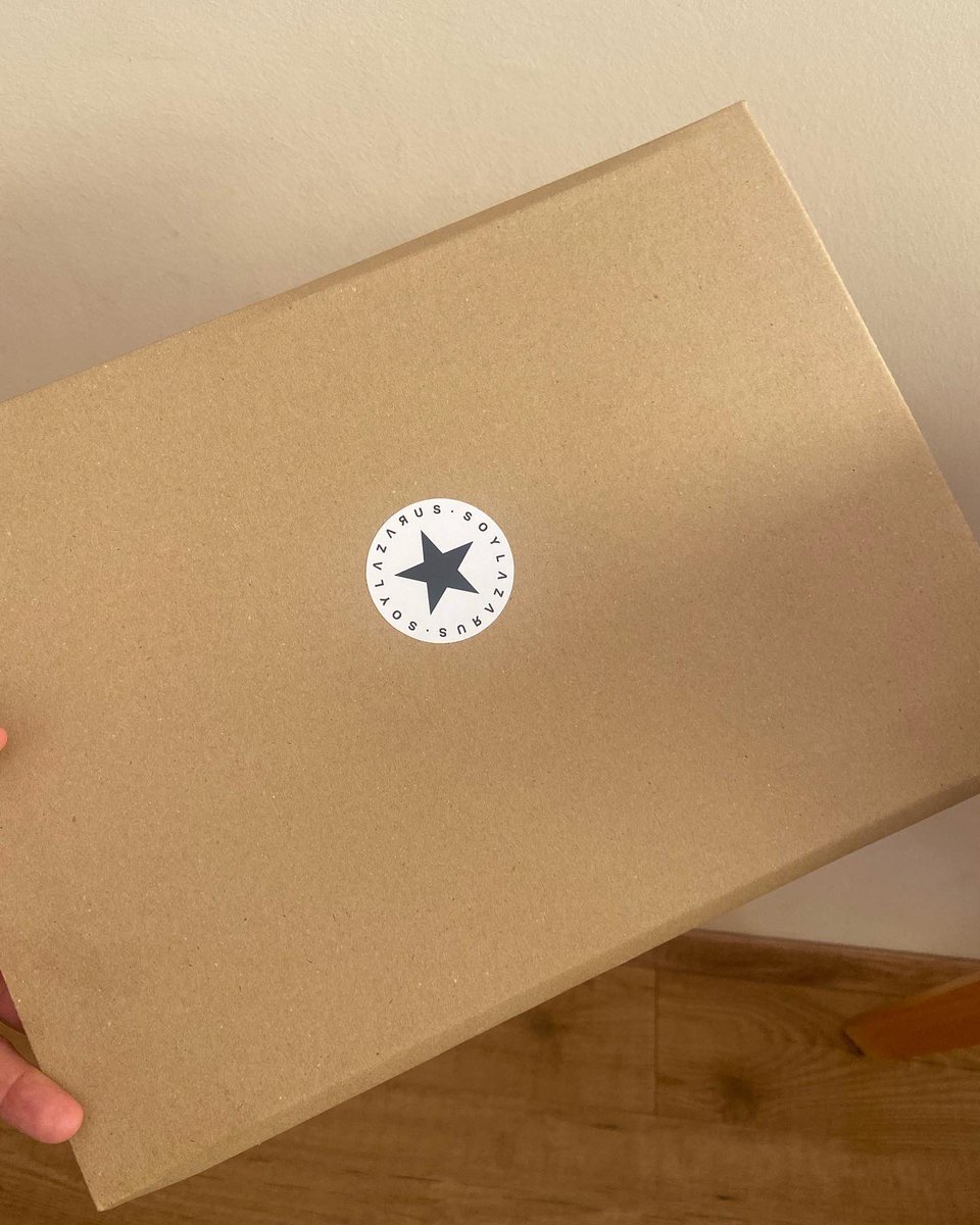 🔥Sorteo especial VUELTA AL COLE🔥
Tengo una noticia buena y otra mala. La buena es que una lámina de mi web puede ser tuya. La mala es que no sabrás cuál es a menos que te toque.

Las bases? Sencillo, nada de líos:
✅ seguir a <a href="/SoyLazarus_/">LΛΖΛЯUS</a> 
🔄❤️ hacer RT y Like.
🏆 15-09-23