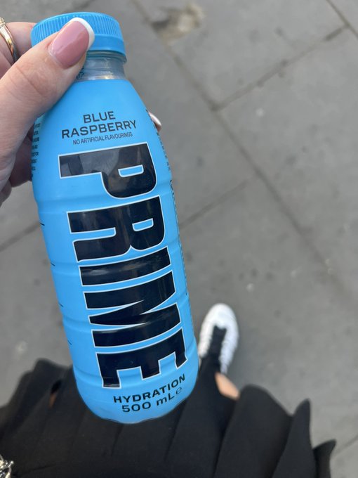 cure my hangover 🙏 https://t.co/C1uPyxiqEZ