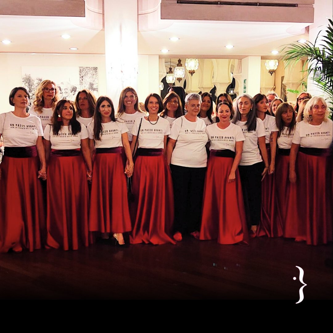 A Venezia sul red carpet per ribadire con le nostre parole l’impegno per la libertà di ogni donna dalla violenza.

#donneinretecontrolaviolenza #violenzacontroledonne #centriantiviolenza #commissionefemminicidio #biennalevenezia