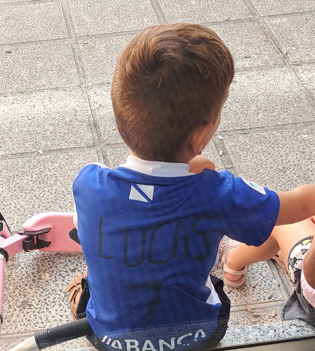 DXsempre11's tweet photo. Dende o Deportivo,infórmanme que queren encontrar o neno,pra agasallarlle Lucas,cunha camiseta co seu nome.

Twitter o ( chámese X) Fai a túa maxia.

Agradeceríavos que os que teñan mais RRSS o compartírades...cantos mais mellor.

#PolaCamisetaPolaIlusión https://t.co/rU6oQIa5n0