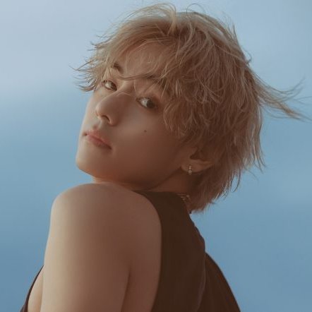 #V's "Slow Dancing" debuts at #11 on the global Spotify chart with 4.74 million streams.