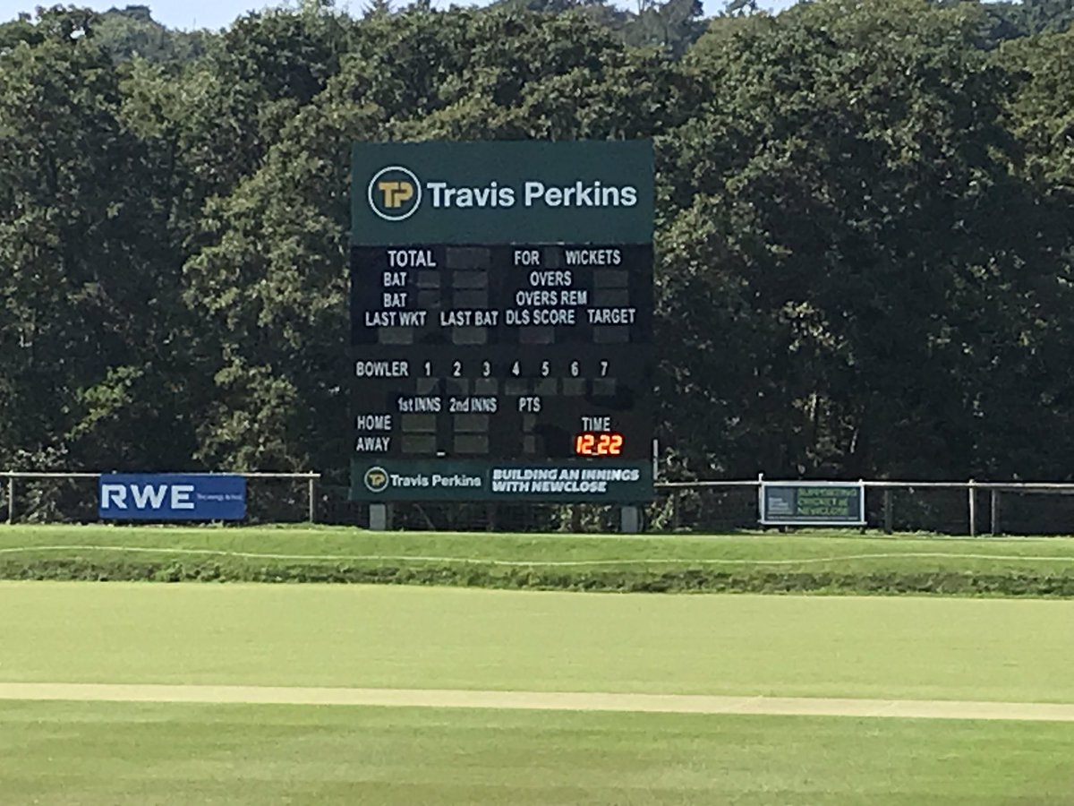 HaywardsHeathCC's tweet photo. We’ve made it to @NewportCricket and what a ground and what a day! ☀️☀️
Crucial toss coming up 🤞
#IOWTour
#hhcc1897
#WhatGoesOnTour https://t.co/cQ7fvs3OrO
