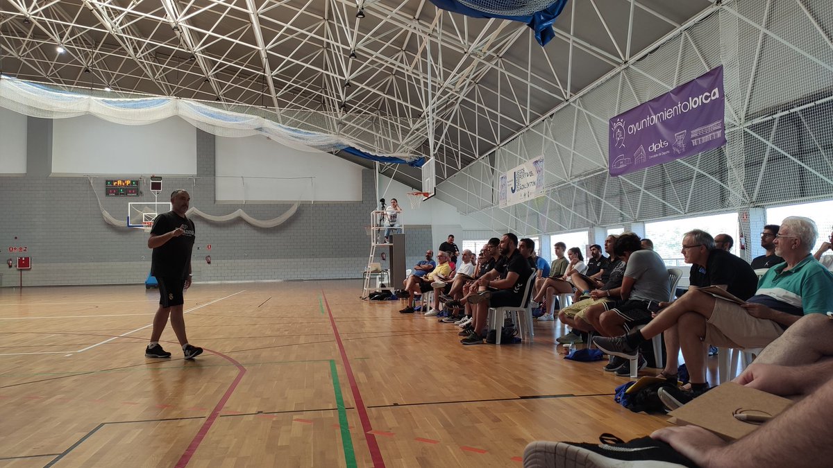 EBRMURCIA's tweet photo. Continúa el #IClinicCiudadDeLorca con @jotacuspi #EBRM https://t.co/ZNMi8bw3pZ
