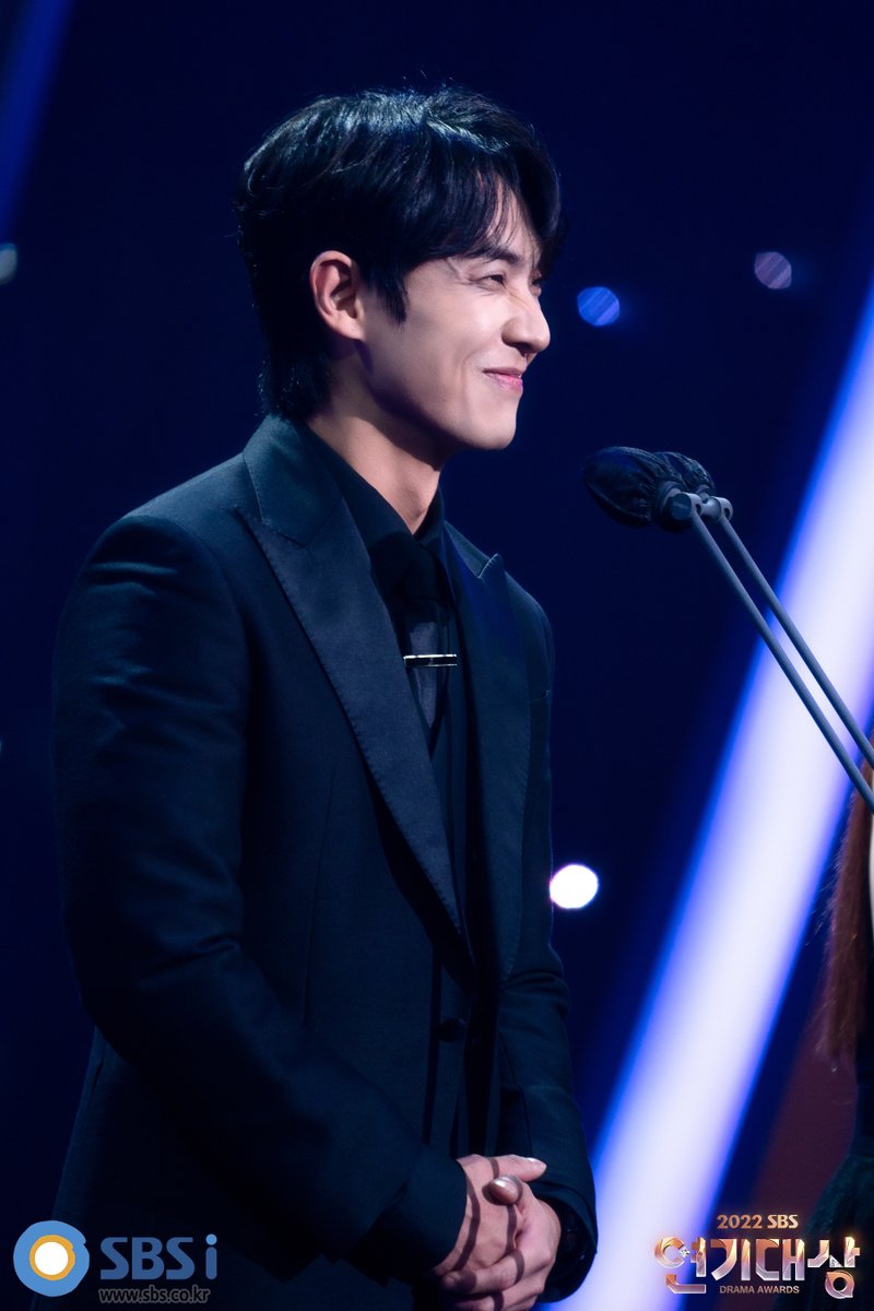 ounnie1's tweet photo. 20221231 Lee Joon - SBS Drama Awards
#이준 #LEEJOON
Download pack 10 photos (11MB) https://t.co/GeZ9ExWZGz
https://t.co/HJ5n99tqHj
https://t.co/vdPiDRSQWR https://t.co/wrnp7pkv0o