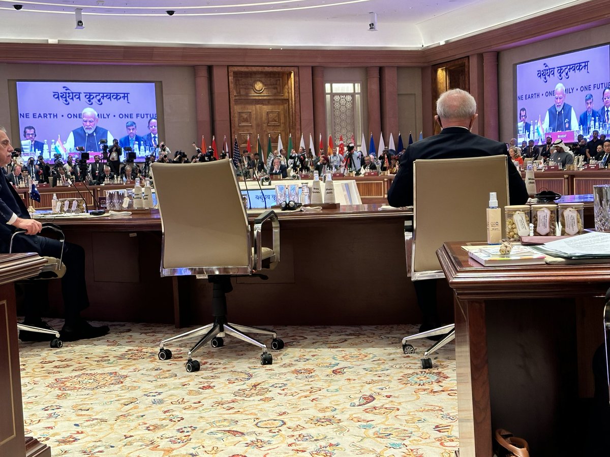 PedroRonchi2's tweet photo. Ninguém vai respeitar o ex-presidiário. O ex-presidiário assumindo a presidência do G20. https://t.co/E1KtsD6lvY