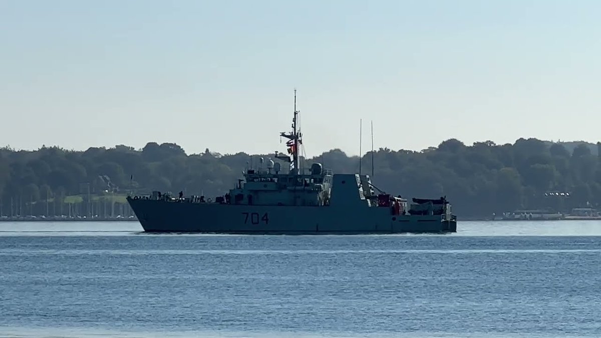 ShipspottingMag's tweet photo. Shipspotting around the world: HMCS Shawinigan (704) verlässt Marinestützpunkt Kiel #ShipVideo https://t.co/GupIj2pUaB https://t.co/Z1SRQULIxn