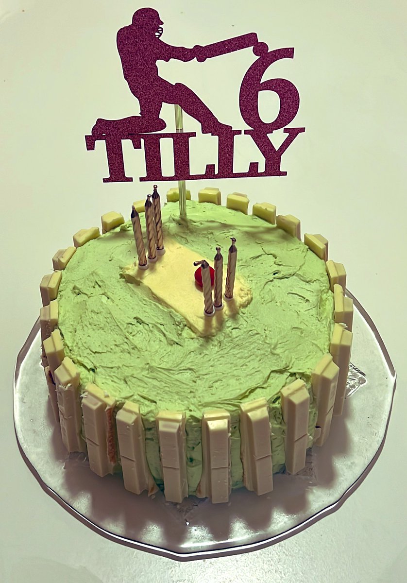 schmidtim's tweet photo. There should be a happy 6yo tomorrow. @jessngstanley has been busy. https://t.co/agMBnLgOj9