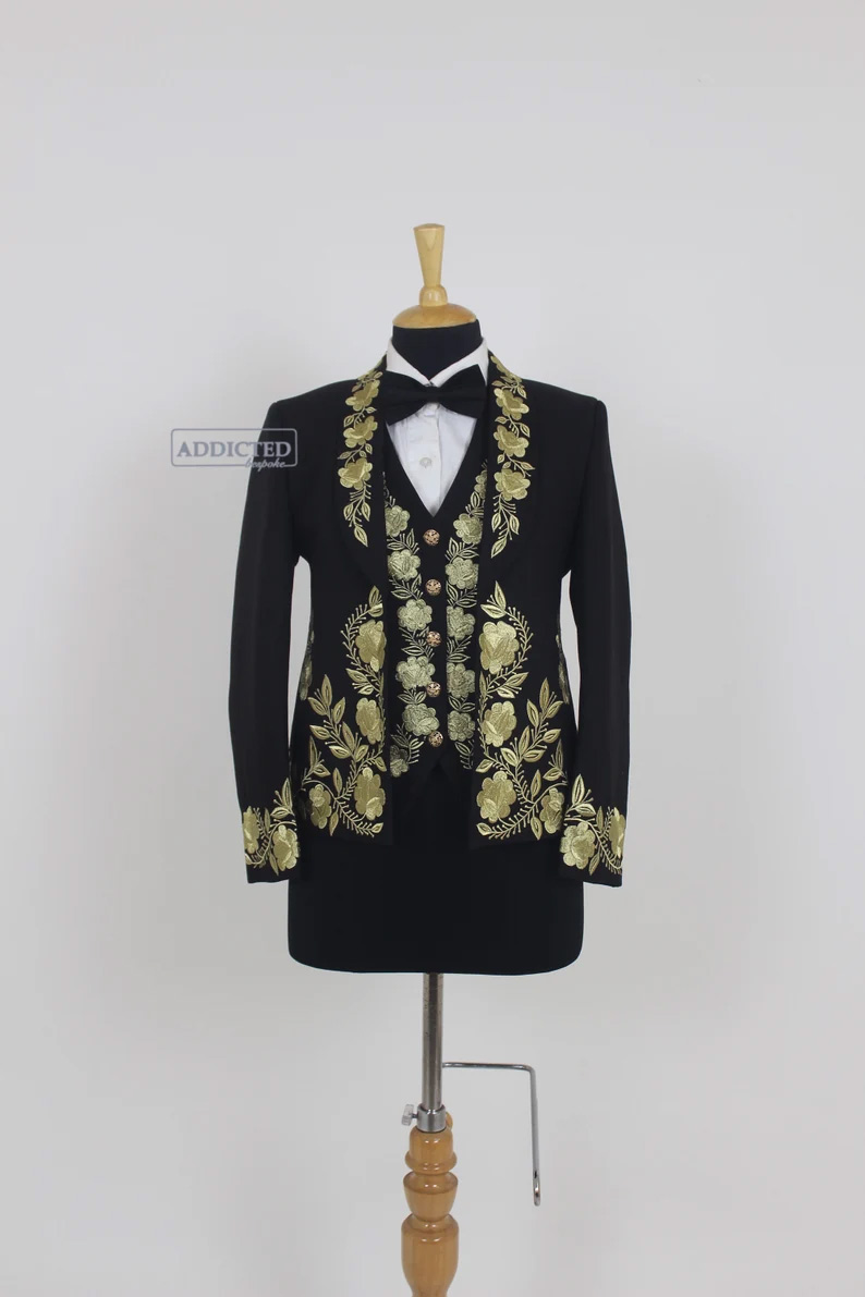 BespokeAddicted's tweet image. Men 3 Piece Black Gold Embroidered Suit Cotton Customized Wedding Pantsuit 
etsy.com/listing/155984…
#bespoke #embroidery #embroidered #blacksuit #pantsuit #customized #custom #custommade