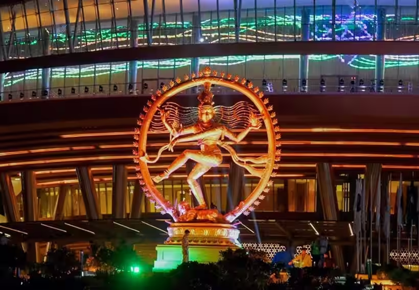 || Nataraja: A symbol Of Global Scientific Research, Its Connection With The Atom ||

Bharat Welcomed World leader in the #G20  summit  in New Delhi in front of the world's tallest Nataraja statue, which stands at an impressive height of 28 feet and is believed to be the tallest