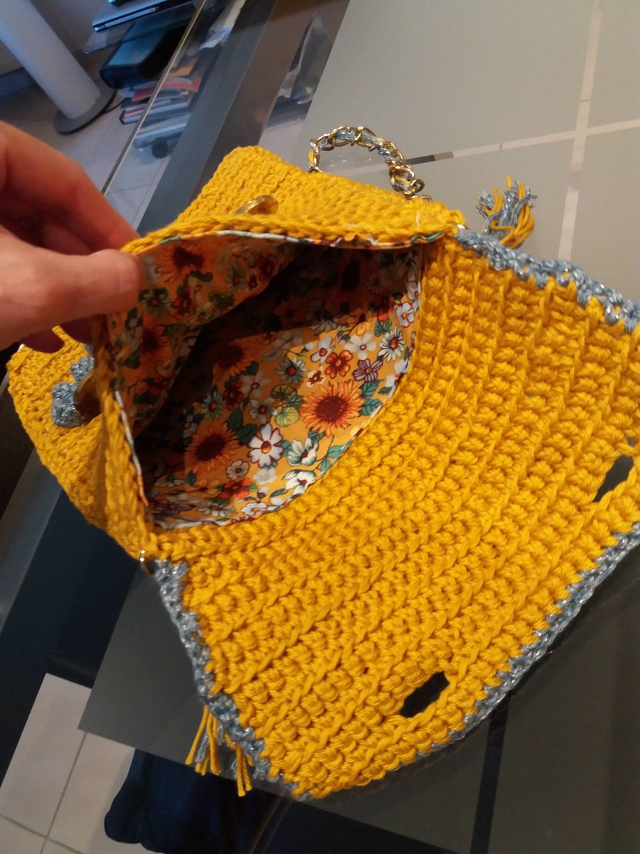 alexepriska's tweet image. Borsetta all'uncinetto con foderata per la mia nipotina bella
🧶👜 🎁❤

#crochet #uncinetto #handmade #fattoamano #passion