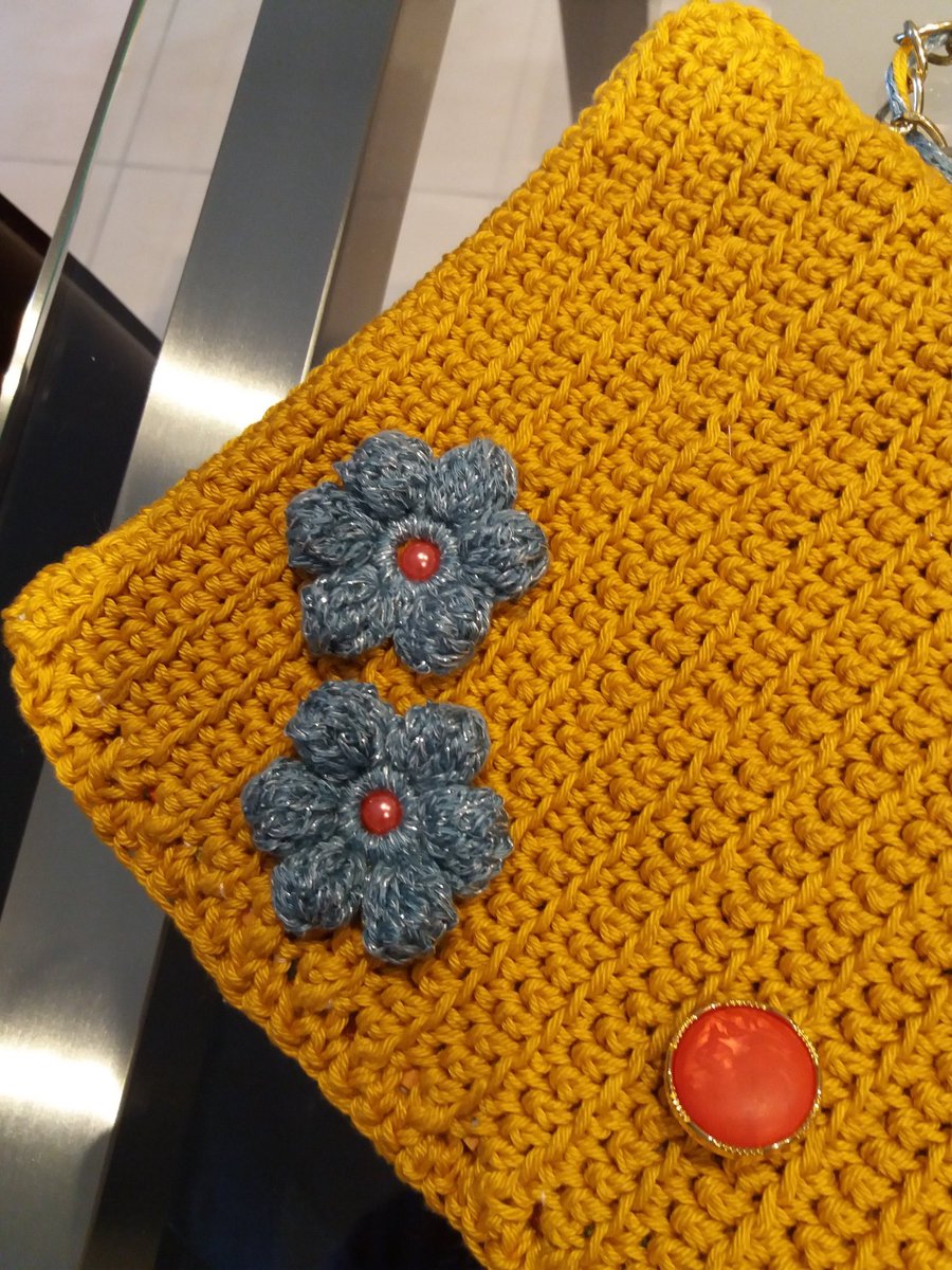 alexepriska's tweet image. Borsetta all'uncinetto con foderata per la mia nipotina bella
🧶👜 🎁❤

#crochet #uncinetto #handmade #fattoamano #passion
