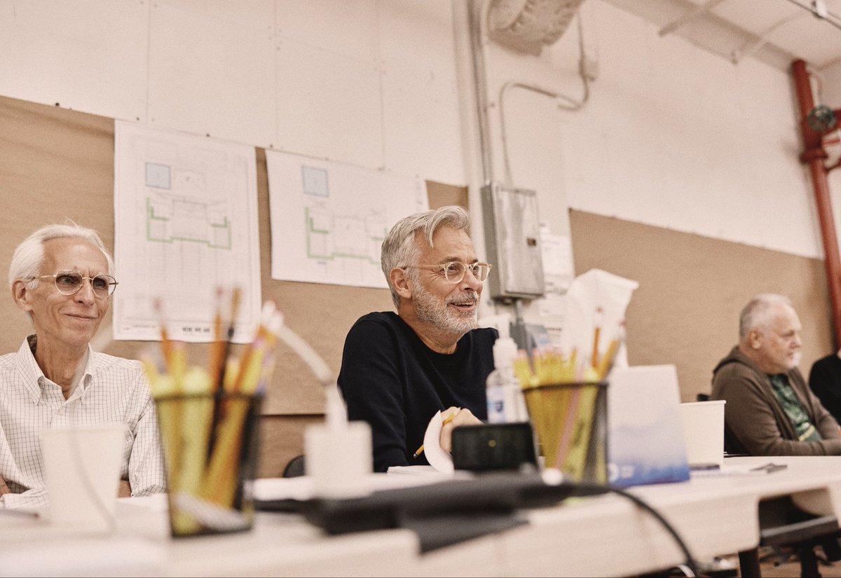 OfficialTracieB's tweet image. It’s been a complete privilege to have rehearsed in some rooms of the 8 floors of this amazing building which belonged to Michael Bennett in the day. It’s so steeped in showbiz. Whodda thunk I’d be learning the final Sondheim in it😭
#HereWeAre
 #Grateful
washingtonpost.com/archive/lifest…