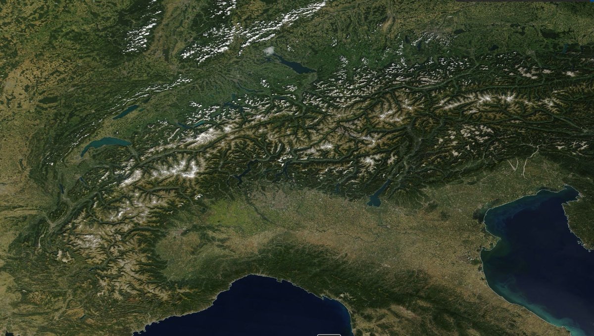 Alpenweerman's tweet image. Zonovergoten #Nederland en #Alpen gezien vanuit de ruimte. Bron #NasaWorldview