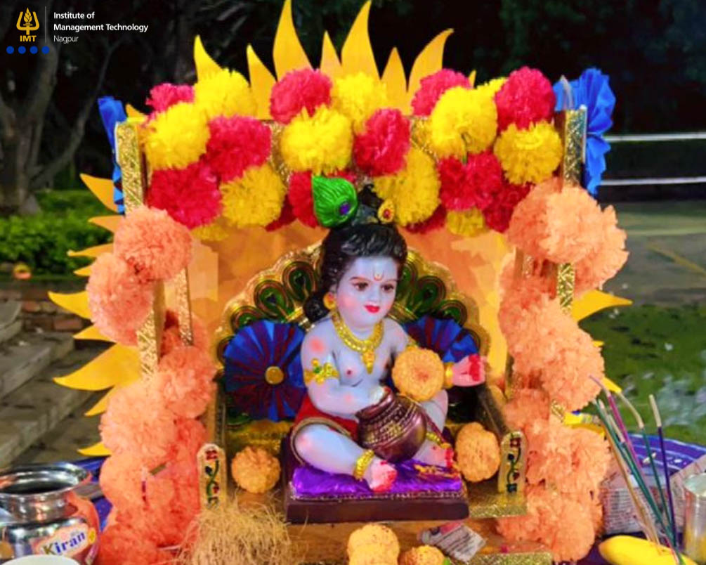 IMT_Nagpur's tweet photo. At #IMTN, Janmashtami was celebrated with enthusiasm. #StudentManagers participated in #dahihandi organized by the Cultural Committee #Ovia and team Dorli Gopala secured the first position. The day ended with joyful dancing to music, marking a euphoric celebration. #Janmashtami https://t.co/HVw5cwq4Ge