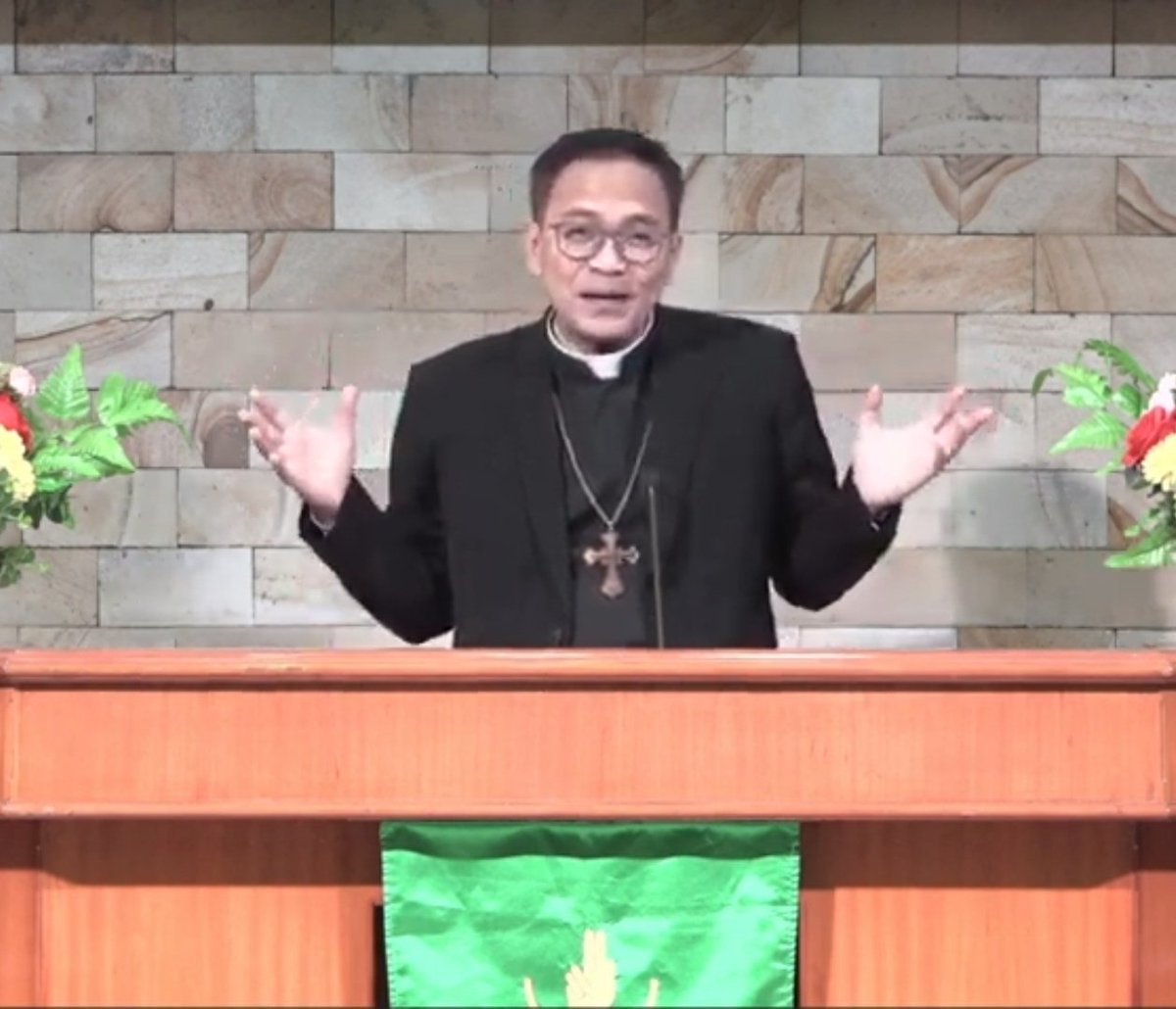 Rebut tempat² penting dalam hidup supaya tidak dikuasai kuasa yang membinasakan.

Teruslah berpegang pada apa yang benar, baik &amp; indah walau harus mengalami kesusahan &amp; penderitaan. Sebab penderitaan karena kasih akhirnya adalah kebahagiaan, kebangkitan hidup.

- Pdt. Essy Eisen