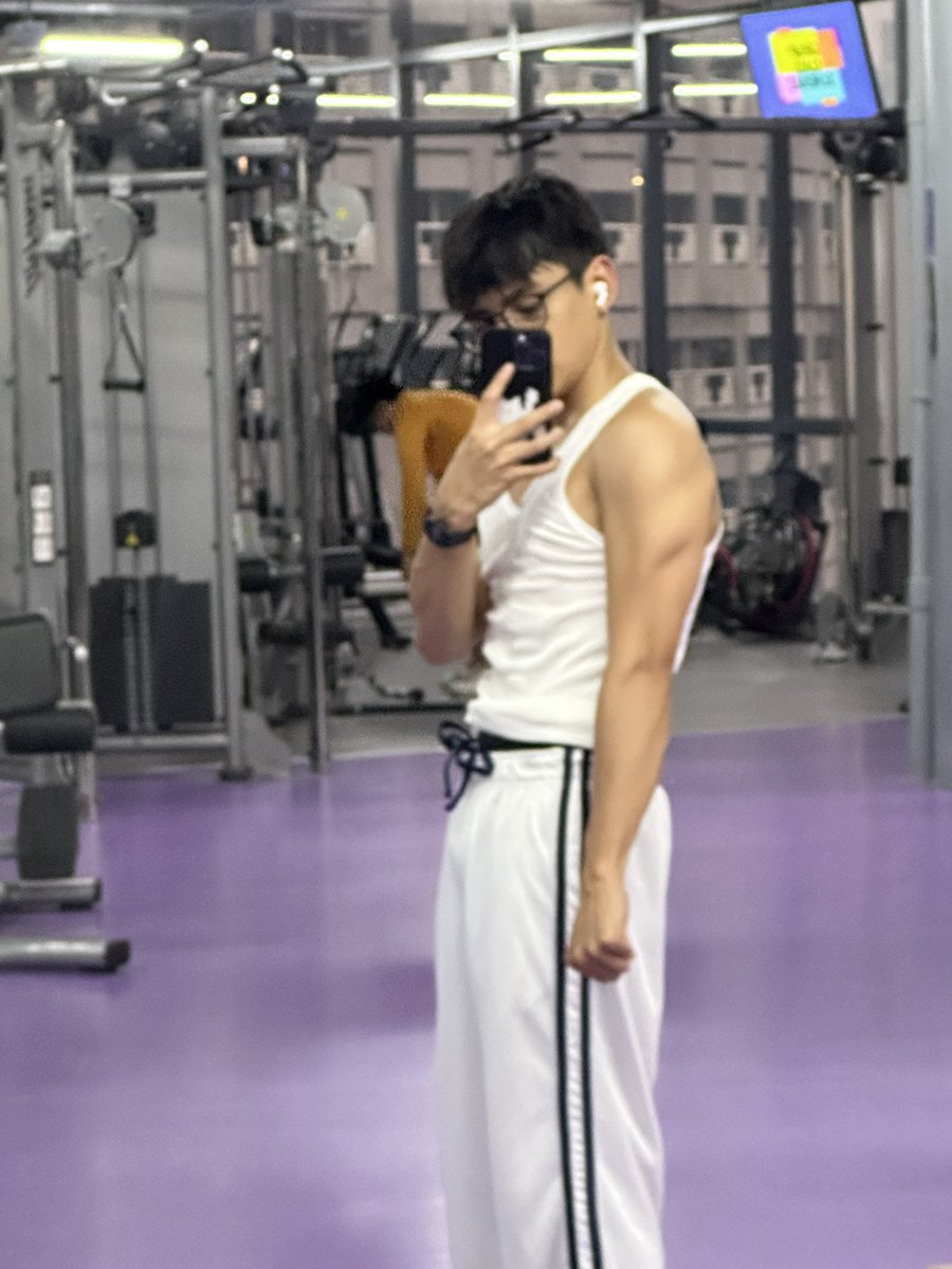 nag gym ako today kaw ba? #alamat 

📍anytime fitness tomas morato branch