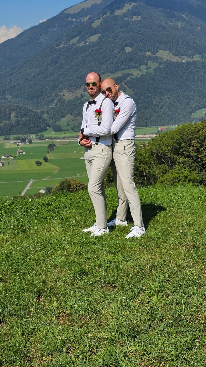 Tobias Menzi 📯🇺🇦🏳️‍🌈 tweet media