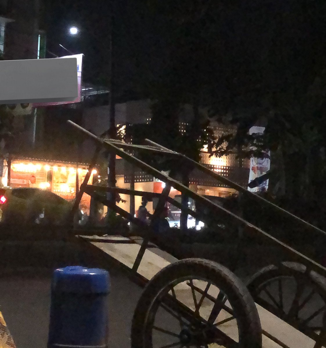 malming ditemenin gerobak 😍