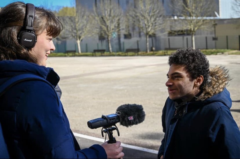 Cet été, l’émission Interclass' de France inter a diffusé les productions de lycéens de Châtillon-sur-Seine, encadrés par des étudiants du master.
Découvrez une vidéo des « coulisses » :  lnkd.in/ereh7VMX
 
Pour ré/écouter le projet Interclass : lnkd.in/eYP_cBbF