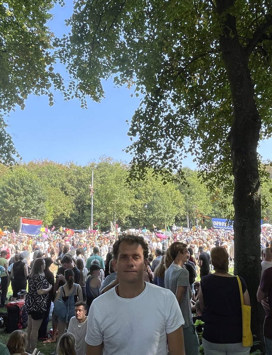 Joris_PvdA's tweet image. Vandaag bij de support demo voor @NLRebellion 
Zo goed dat duizenden mensen hun stem laten horen. Van die fossiele subsidies moeten we af en klimaatverandering gestopt. @PvdA &amp;amp; @groenlinks laten in hun verkiezingsprogramma zien hoe dat op een eerlijke manier kan. #notimetowaste