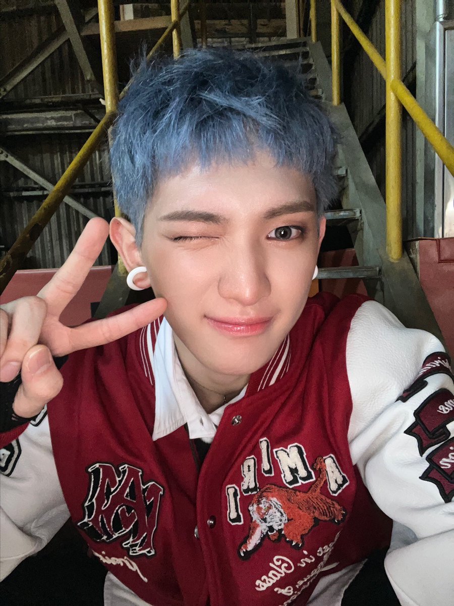 [#LEW] 쁘이~ ✌🏻