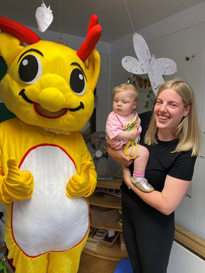 Selog (@selogap) on Twitter photo Dyma fi a fy ffrind Mr Urdd (<a href="/urddynysmon/">Urdd Ynys MΓ΄n</a>) yn cael hwyl yn dawnsio a chanu ym Meithrinfa Medra, Llangefni bora ma! ππͺπ΅πΆ Dyma fi a fy ffrind Mr Urdd (<a href="/urddynysmon/">Urdd Ynys MΓ΄n</a>) yn cael hwyl yn dawnsio a chanu ym Meithrinfa Medra, Llangefni bora ma! ππͺπ΅πΆ