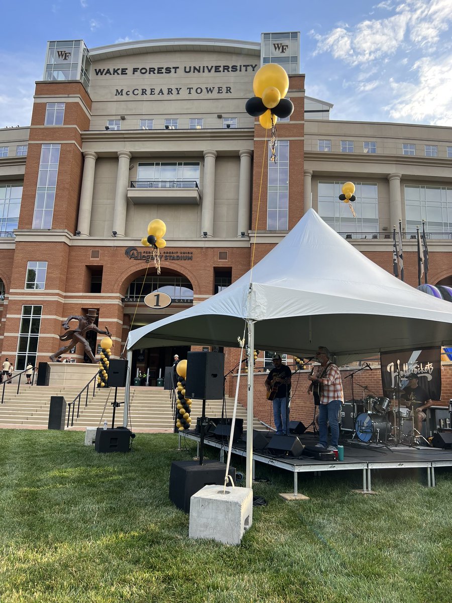 Best facade in all of college football.  Deactown Tailgate zone is open and the Hollirockets are jamming out.   Weather is perfect for a tailgate!  #GoDeacs