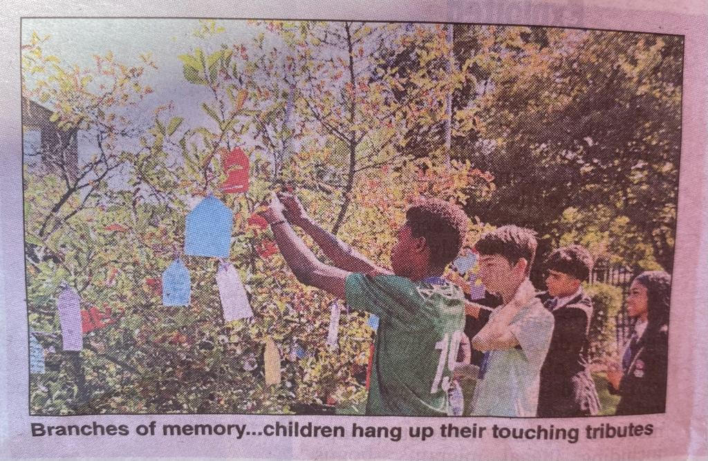 Proud to see our students' tributes to Her Majesty Queen Elizabeth II featured in today's Daily Express #WeAreProud #QESLife #WeAreQE6