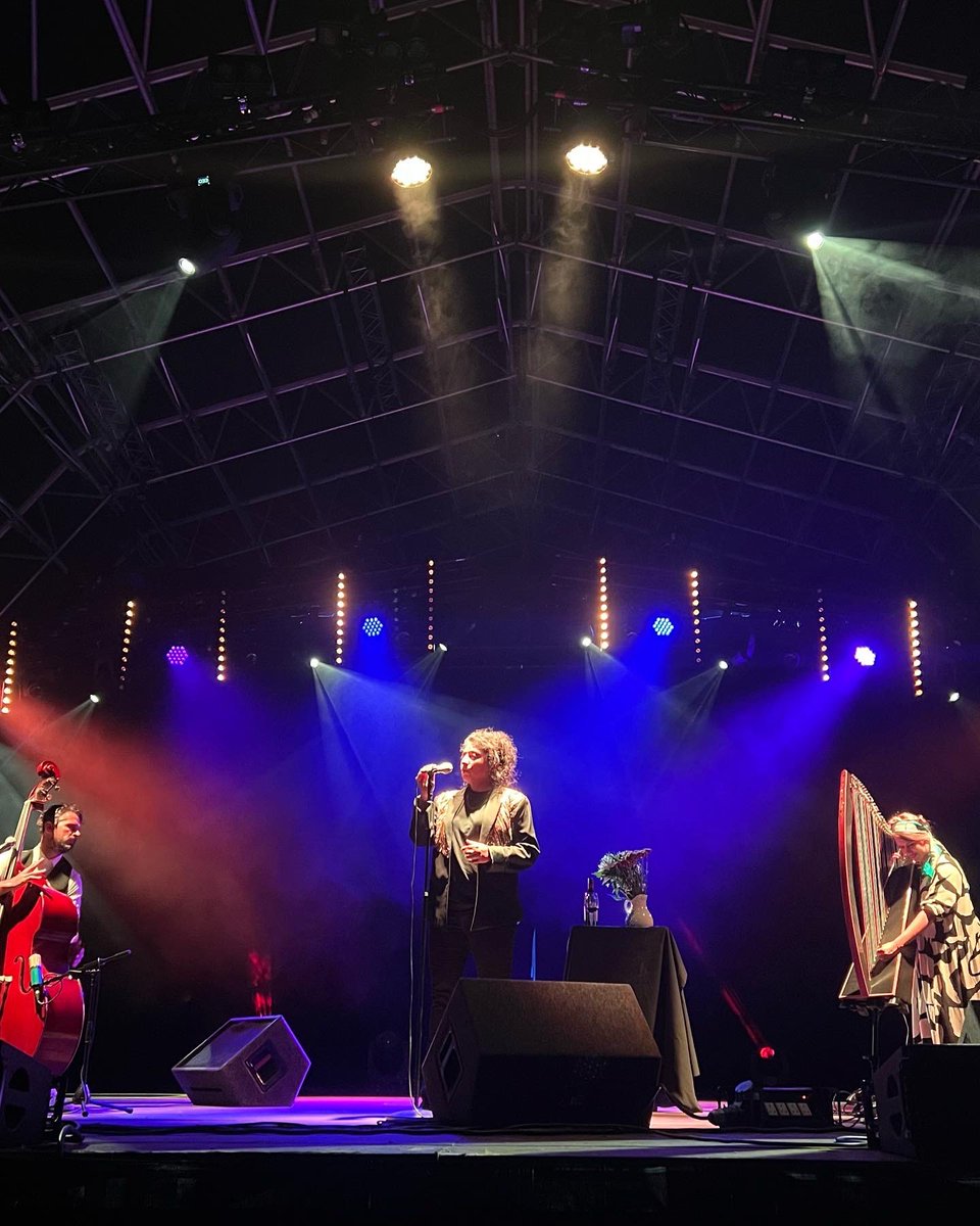 Kam Zaki (@kamgigs) on Twitter photo <a href="/Chops_Top_Fives/">Chöpstick </a> <a href="/EOTR/">EndOfTheRoadFestival</a> realised i have not seen most of the artists i saw at #eotr2023 which is the point of going to a festival
top 5 artists i saw at #eotr2023 whom i have seen before
1. <a href="/samiatheband/">Samia</a> piano stage set
2. <a href="/_gena_rose/">gena rose bruce</a>
3. <a href="/londongirlsband/">TheLastDinnerParty</a>
4. <a href="/arooj_aftab/">arooj aftab</a>
5. @divorce_hq
#kamgigs <a href="/Chops_Top_Fives/">Chöpstick </a> <a href="/EOTR/">EndOfTheRoadFestival</a> realised i have not seen most of the artists i saw at #eotr2023 which is the point of going to a festival
top 5 artists i saw at #eotr2023 whom i have seen before
1. <a href="/samiatheband/">Samia</a> piano stage set
2. <a href="/_gena_rose/">gena rose bruce</a>
3. <a href="/londongirlsband/">TheLastDinnerParty</a>
4. <a href="/arooj_aftab/">arooj aftab</a>
5. @divorce_hq
#kamgigs