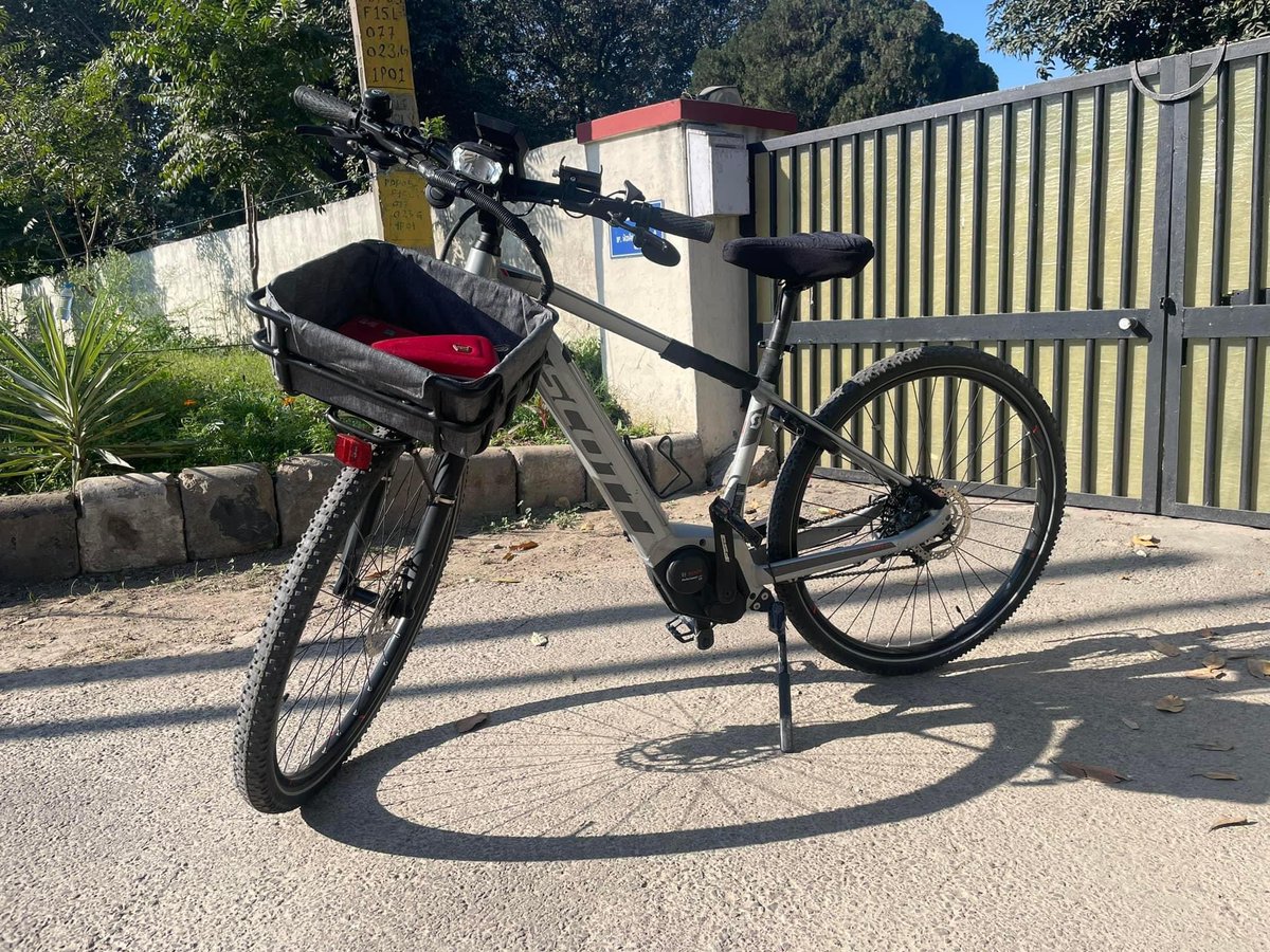 Never thought I will have my trilogy complete #WorldEvDay #9thSept 

eBike from @scottsportsin eRide-10 
S1 Pro from @OlaElectric 
Kona ev @HyundaiIndia 

#Evs