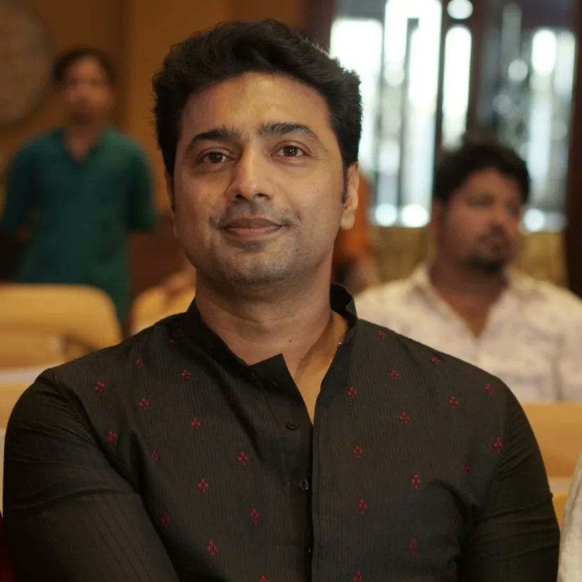 Calcutta_Times's tweet photo. Glimpses from the star studded teaser launch of Dev's 2023 pujo release Bagha Jatin 😍

Pics: Anindya Saha 

@idevadhikari
@imannmusic
@SudiptaaC

#dev #baghajatin #bengali #tollywood #pujo https://t.co/vO9CjRIvsJ