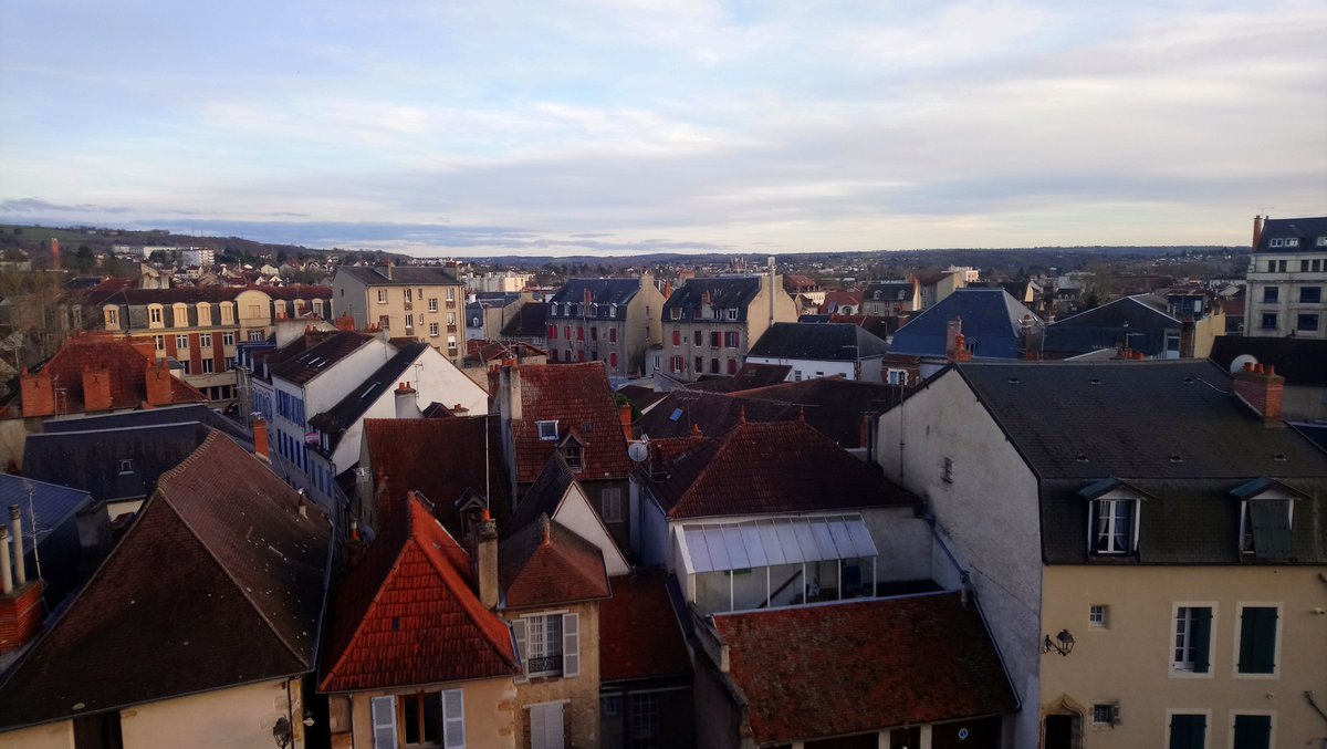 AchilleNevers's tweet photo. Après des décennies difficiles, assiste-t-on, sur le plan #industriel, à une revanche des villes petites et moyennes ? C'est (en gros) la question soulevée par Marjolaine Gros-Balthazard et Magali Talandier dans la revue EchoGéo. Voici leurs conclusions  👇

(1/12)🧶 https://t.co/YQJjaU5Ztz