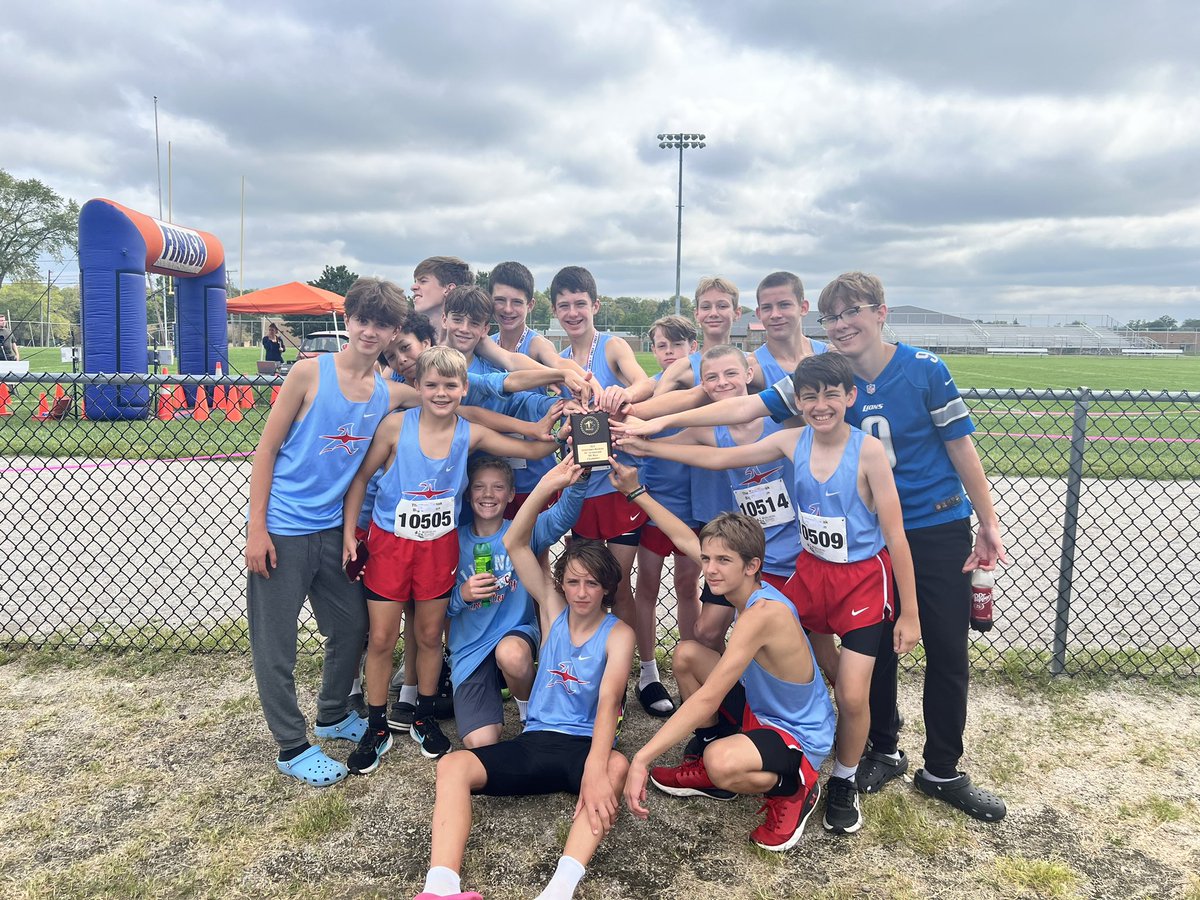 AMS XC Boys WIN the Streetsboro Invitational!!! @Aviator_AD @AllianceCSD @MrMosher_AMS