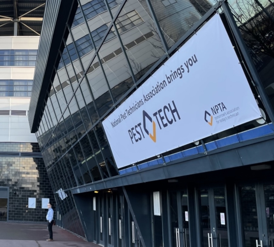pesttrain's tweet photo. Pesttrain are once again delighted to be exhibiting at Pesttech at StadiumMK on the 8th November. Please call by to say Hi!- more information at https://t.co/TJIjIUT1zu. @TheNPTA https://t.co/WbEEG8KNtL
